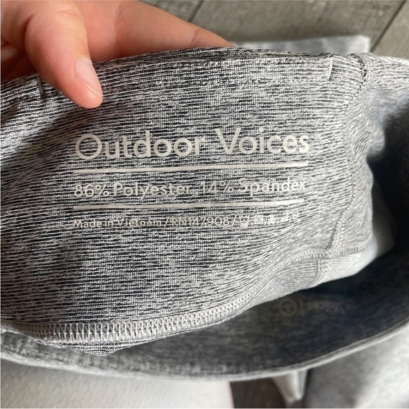 Outdoor Voices Size Small Gray High-Waisted Leggings. - Picture 4 of 8